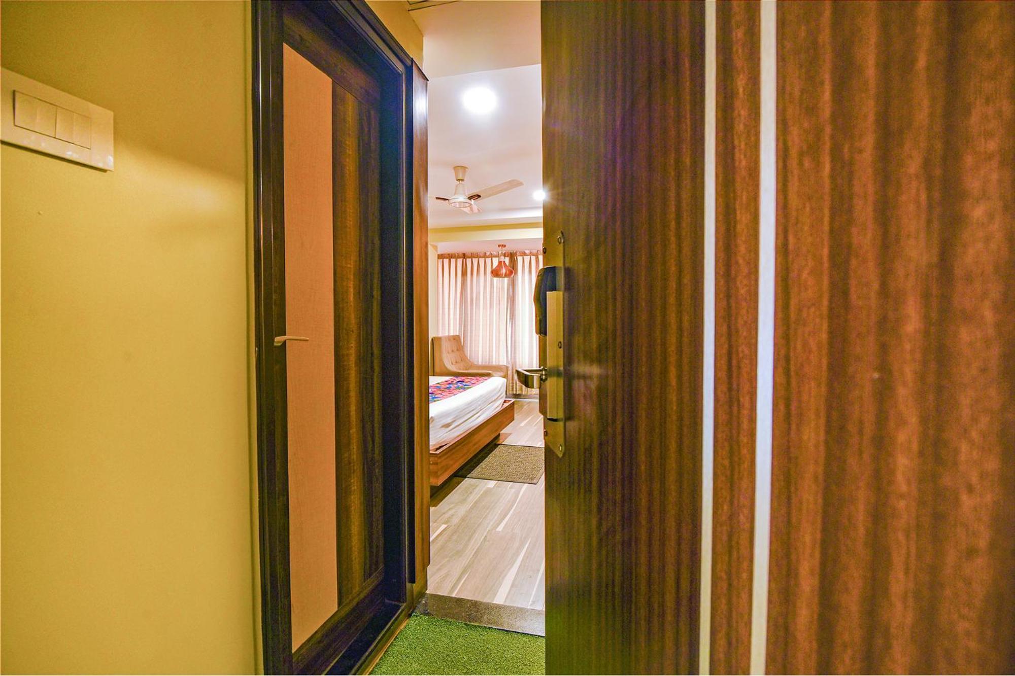 Fabhotel Phoenix Resorts - Nr M Chinnaswamy Stadium Bangalore Exteriör bild