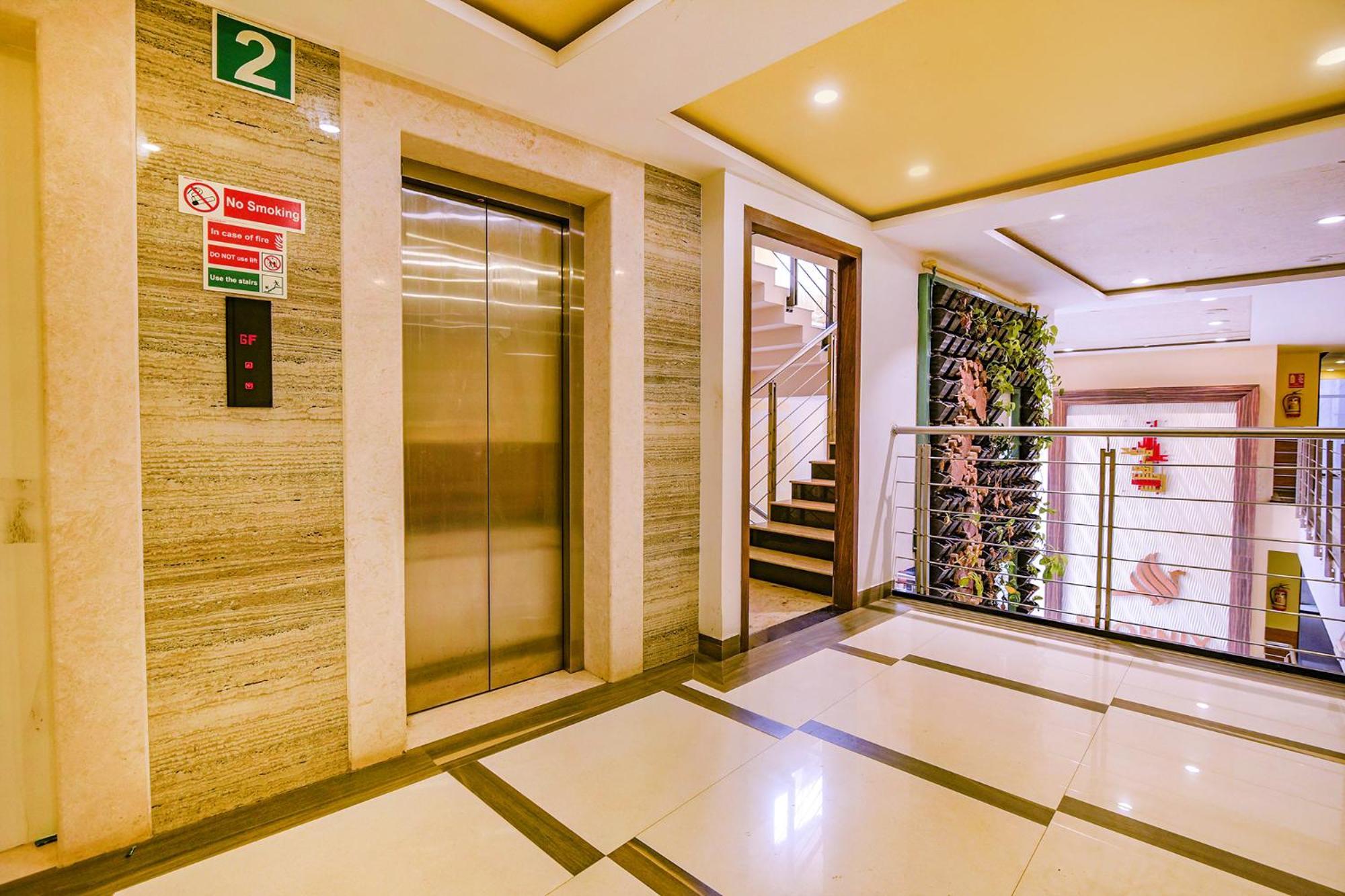 Fabhotel Phoenix Resorts - Nr M Chinnaswamy Stadium Bangalore Exteriör bild