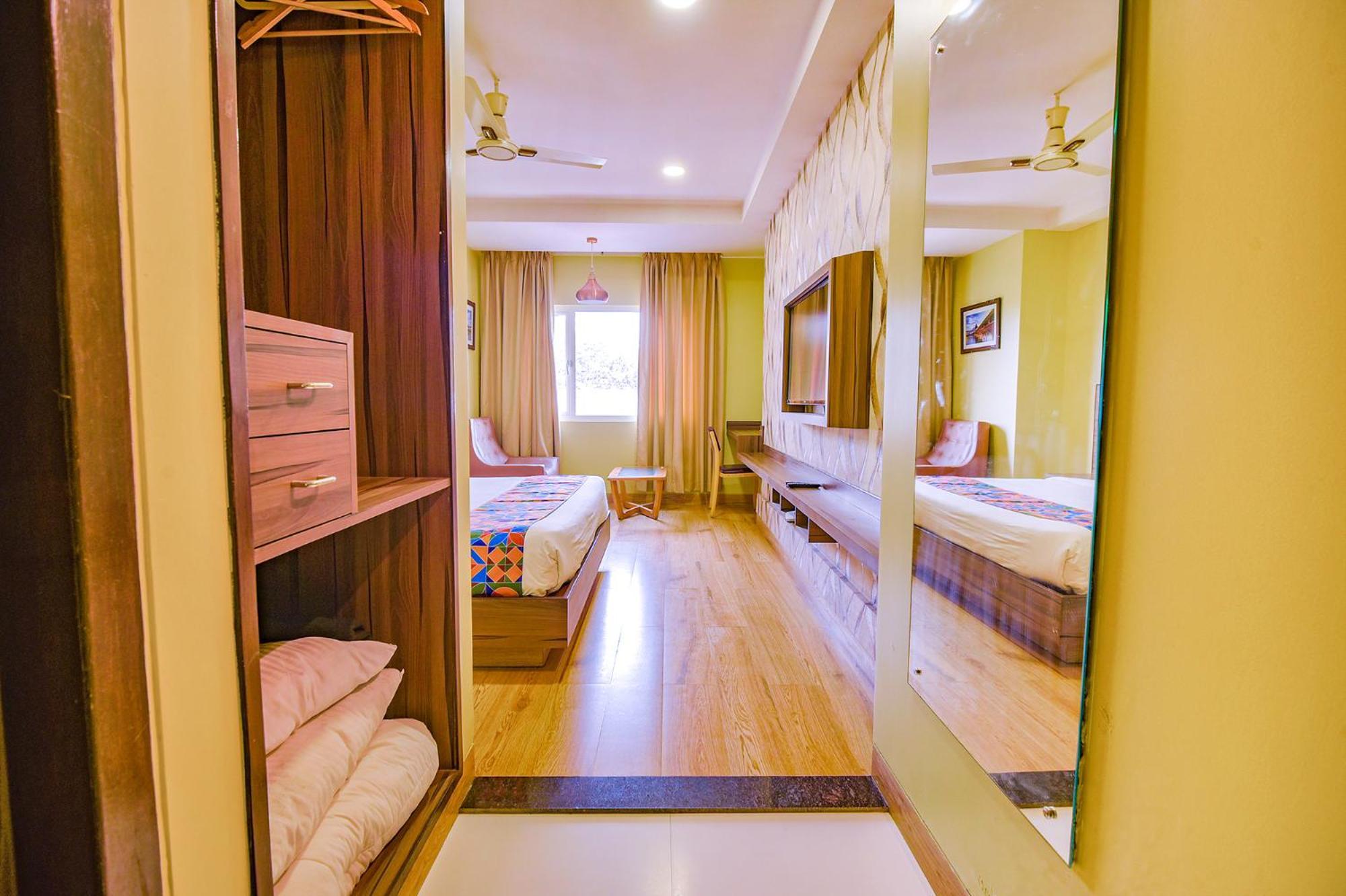 Fabhotel Phoenix Resorts - Nr M Chinnaswamy Stadium Bangalore Exteriör bild