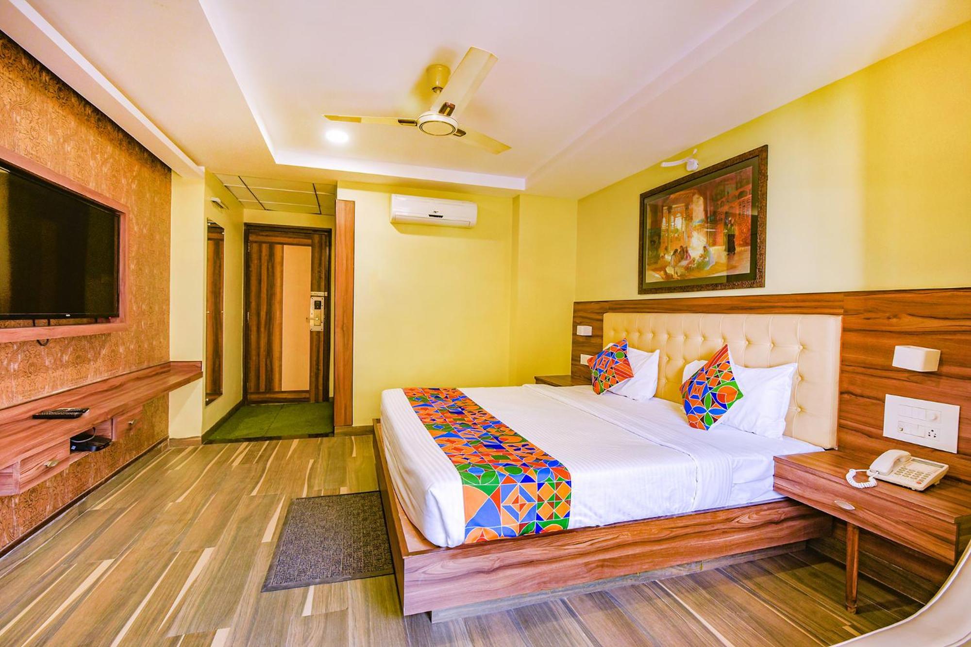 Fabhotel Phoenix Resorts - Nr M Chinnaswamy Stadium Bangalore Exteriör bild