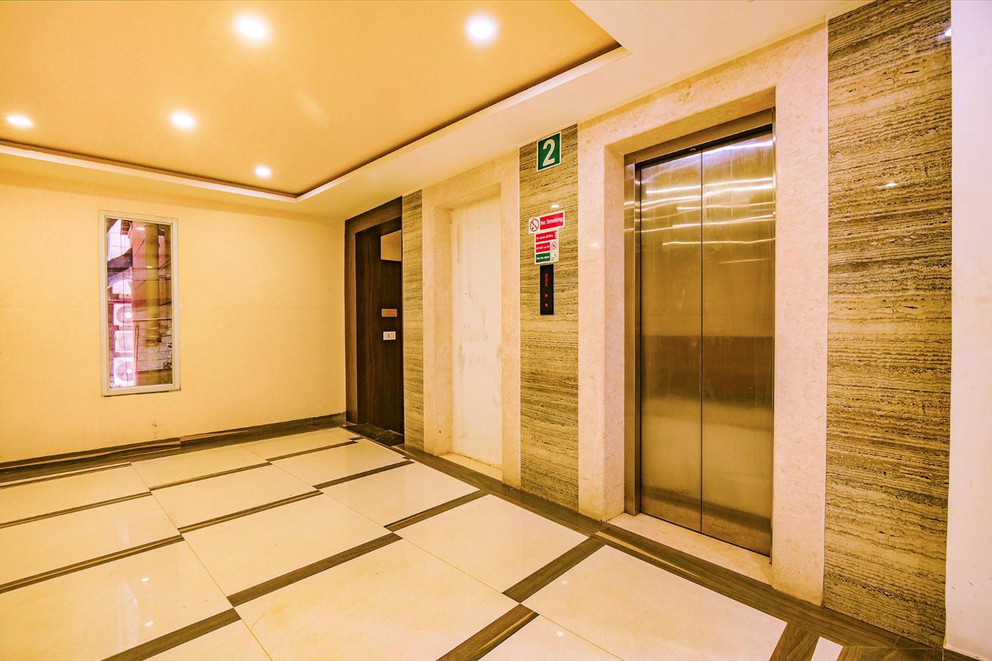 Fabhotel Phoenix Resorts - Nr M Chinnaswamy Stadium Bangalore Exteriör bild