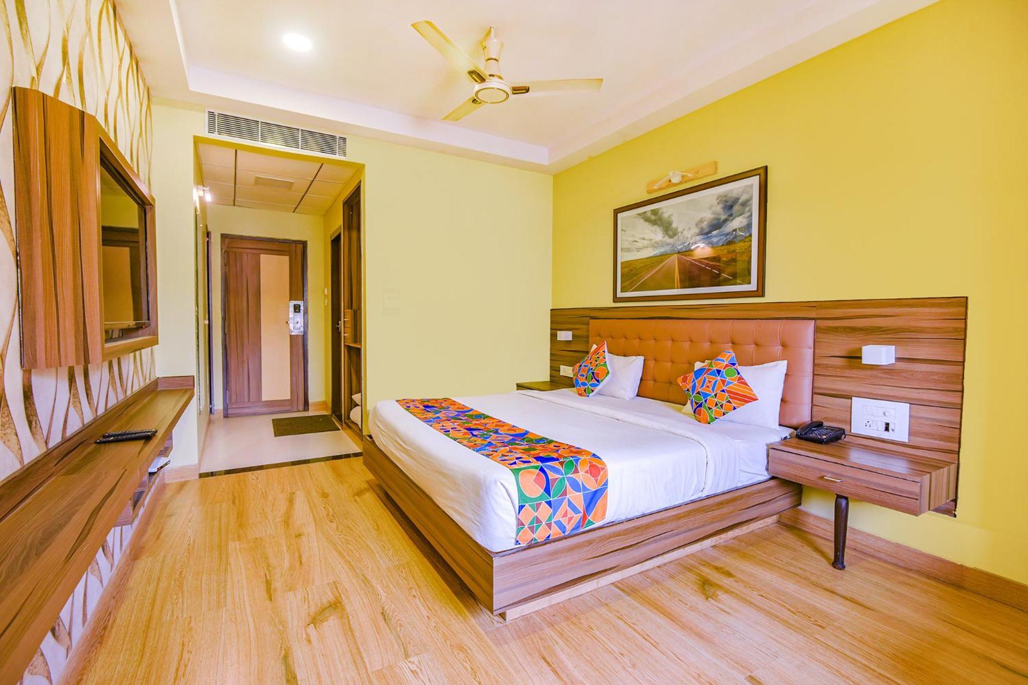 Fabhotel Phoenix Resorts - Nr M Chinnaswamy Stadium Bangalore Exteriör bild