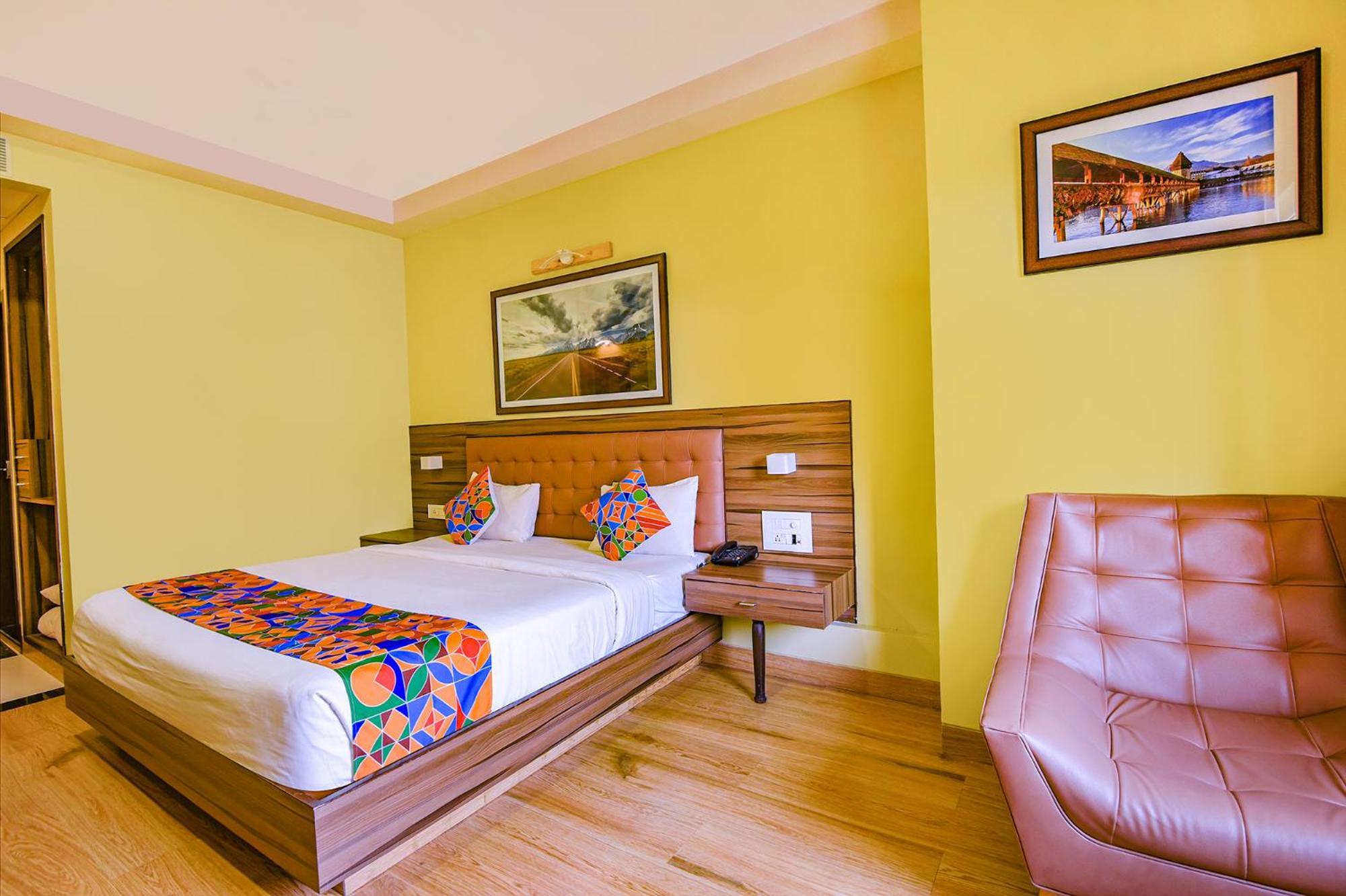 Fabhotel Phoenix Resorts - Nr M Chinnaswamy Stadium Bangalore Exteriör bild