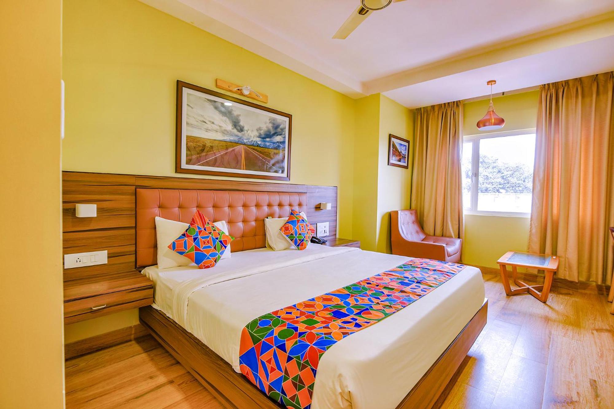 Fabhotel Phoenix Resorts - Nr M Chinnaswamy Stadium Bangalore Exteriör bild
